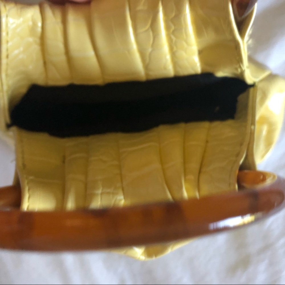 Small Yellow Handbag - Picture 3 of 6